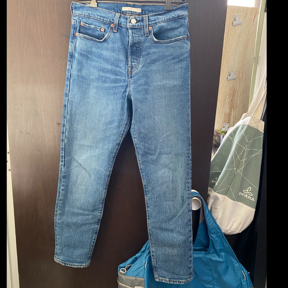Levis Wedgie